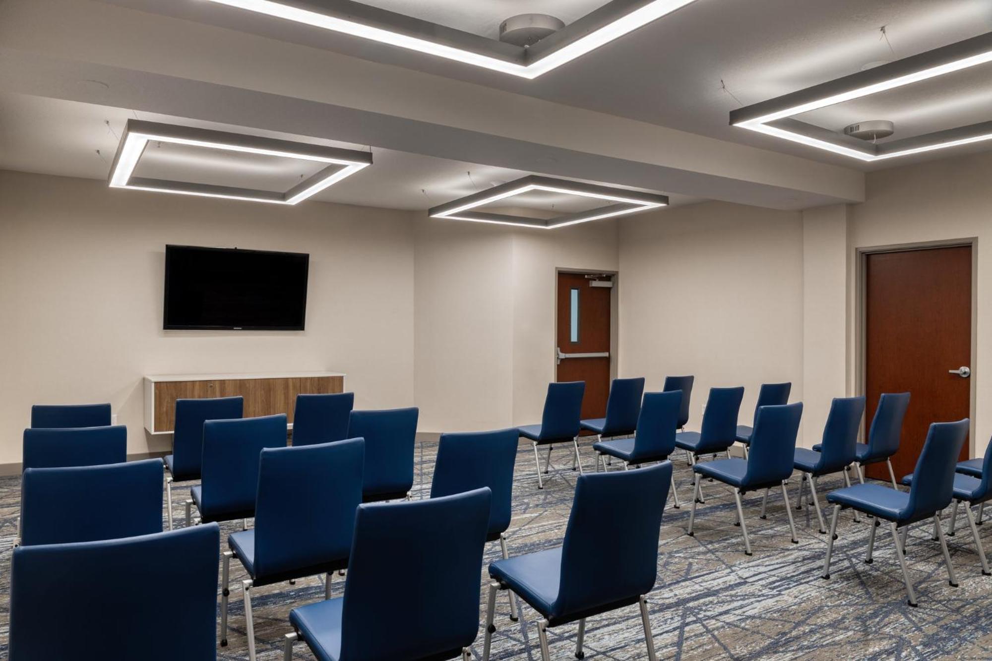 Holiday Inn Express Hotel & Suites Portland - Jantzen Beach By Ihg מראה חיצוני תמונה