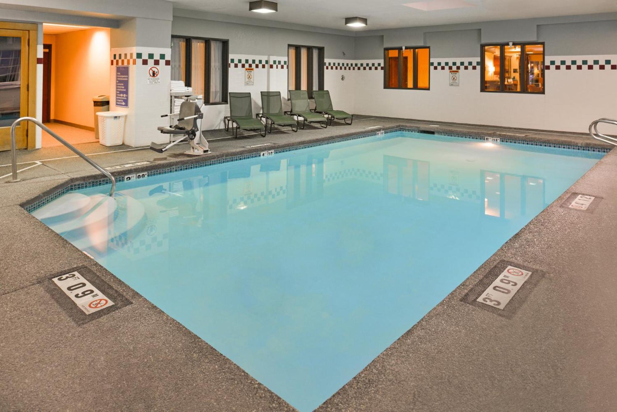 Holiday Inn Express Hotel & Suites Portland - Jantzen Beach By Ihg מראה חיצוני תמונה