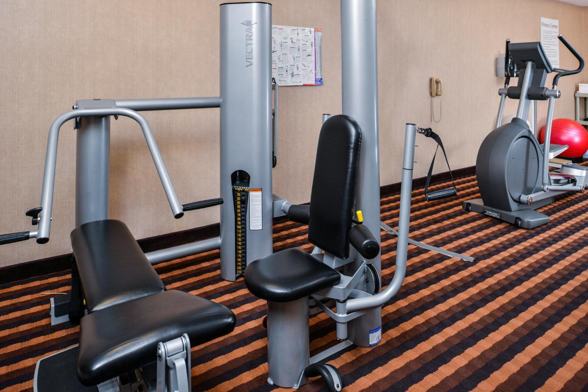 Holiday Inn Express Hotel & Suites Portland - Jantzen Beach By Ihg מראה חיצוני תמונה