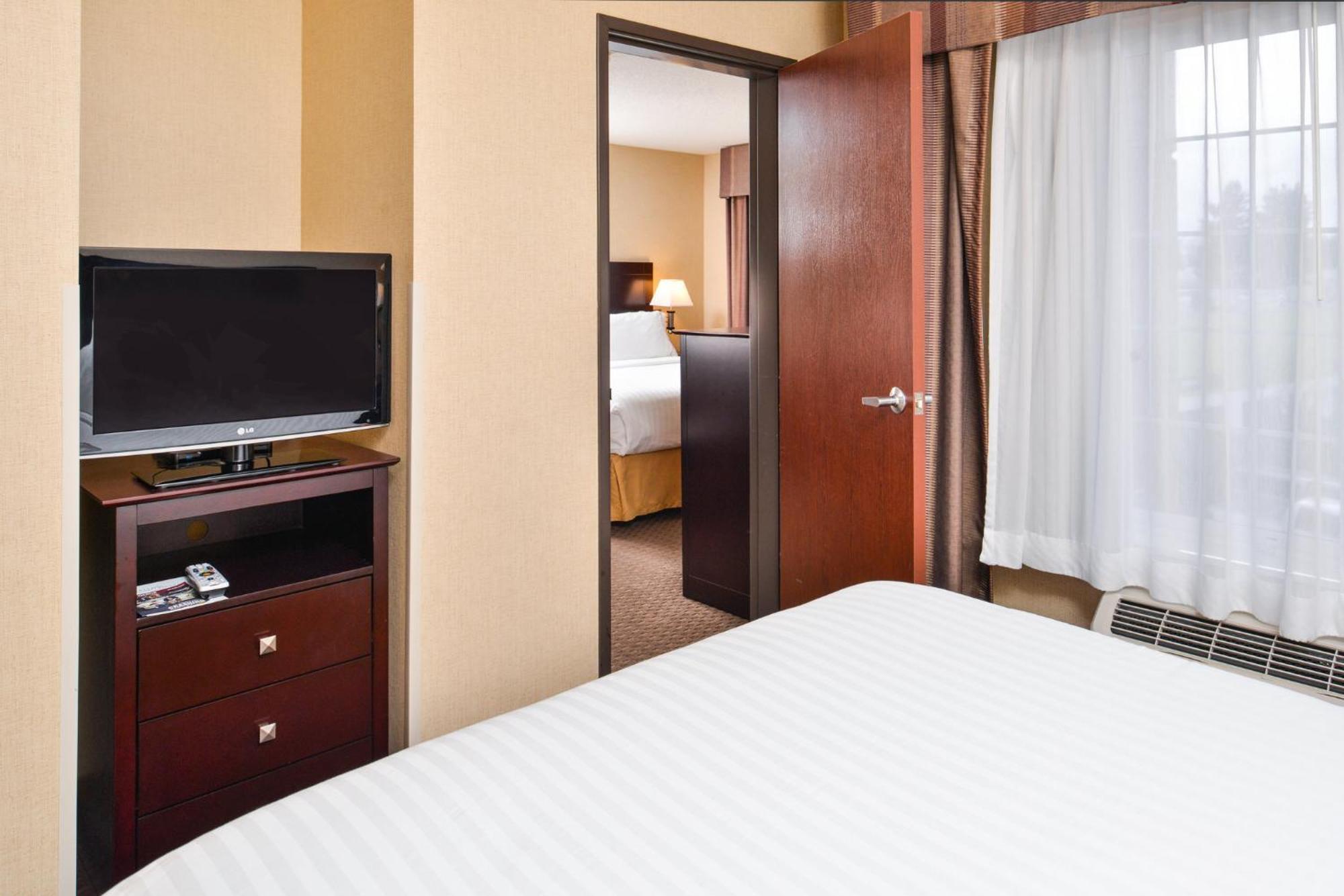 Holiday Inn Express Hotel & Suites Portland - Jantzen Beach By Ihg מראה חיצוני תמונה